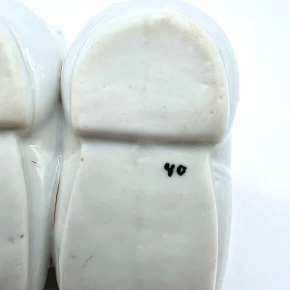 Vintage 70s Porcelain Baby Booties Pink Bow White Nursery Decor - Picture 8 of 8